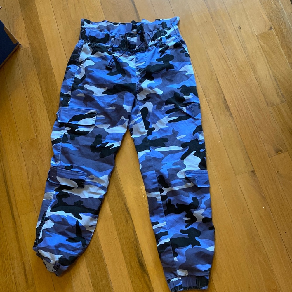 V.I.P baggy camo pants